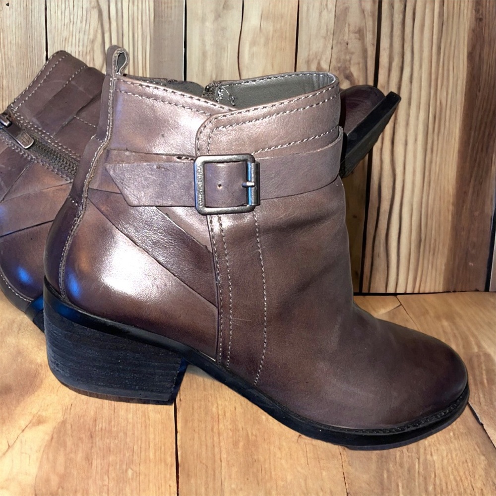 Vince size 8 bootie